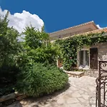 Villa Callisto- Elegant Restored Villa With Pool