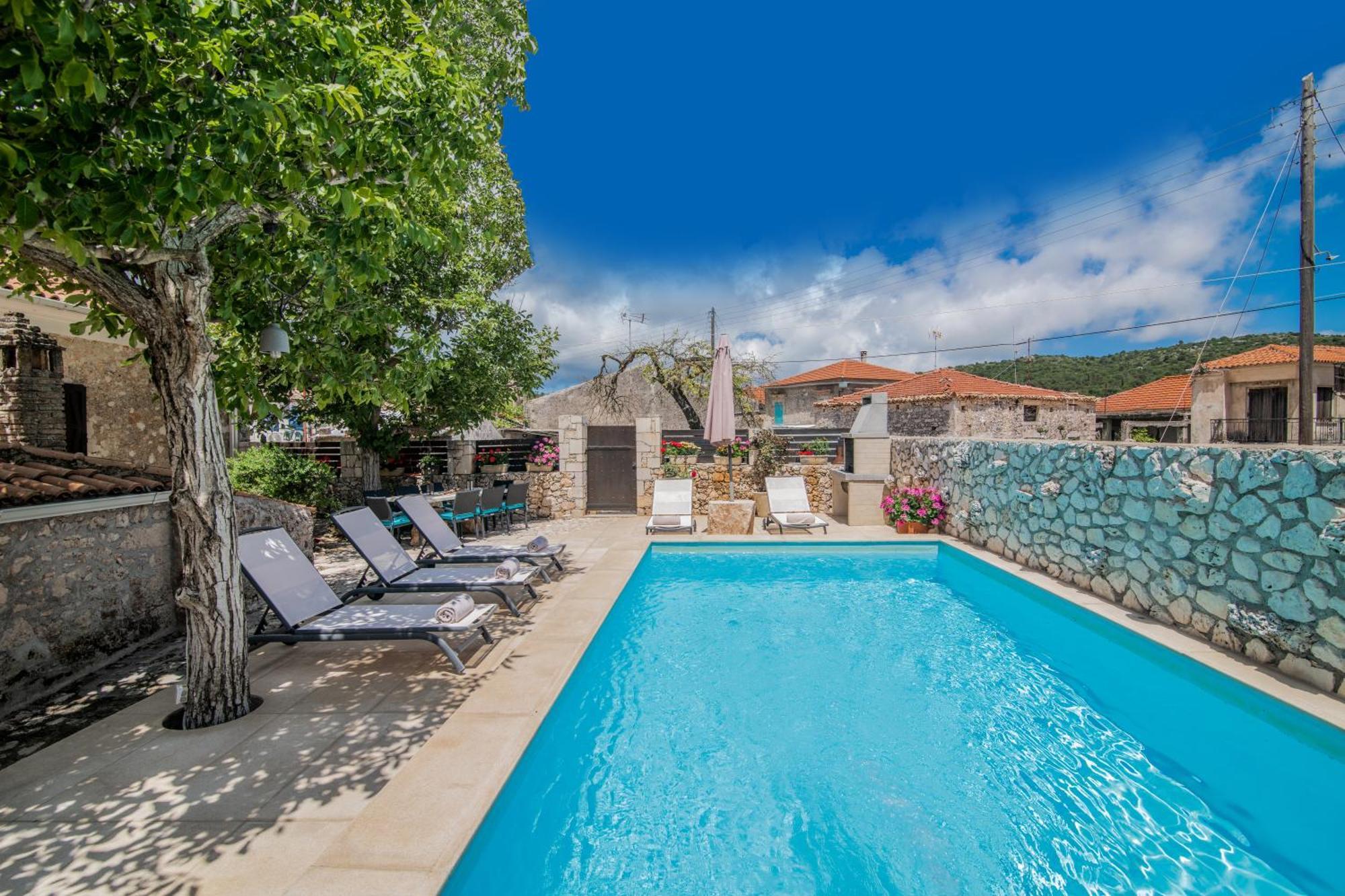 Callisto- Elegant Restored With Pool Villa