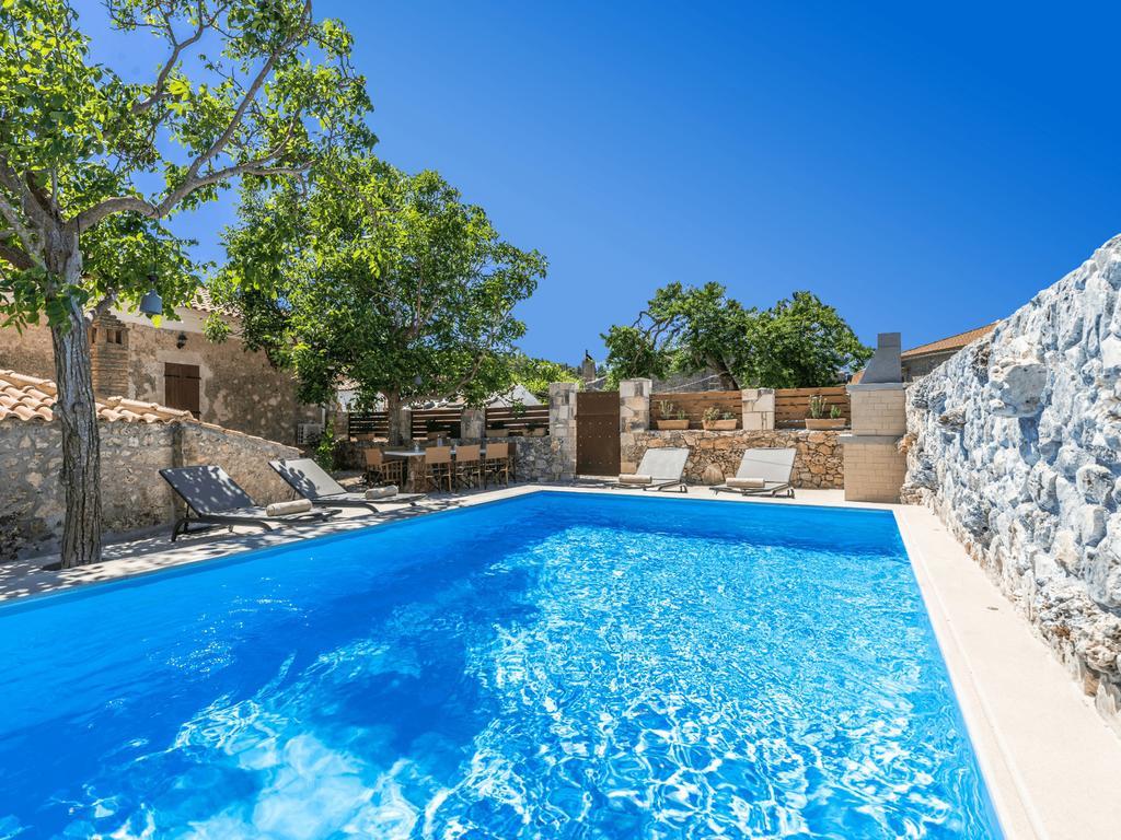 Villa Callisto- Elegant Restored With Pool *
